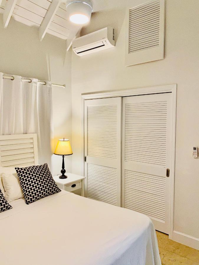 Modern Cottage With Chalk Sound Views Providenciales Esterno foto