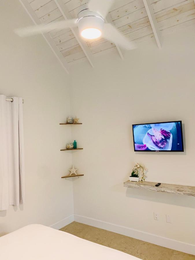 Modern Cottage With Chalk Sound Views Providenciales Esterno foto