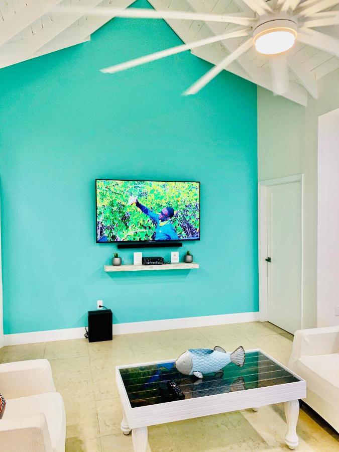 Modern Cottage With Chalk Sound Views Providenciales Esterno foto