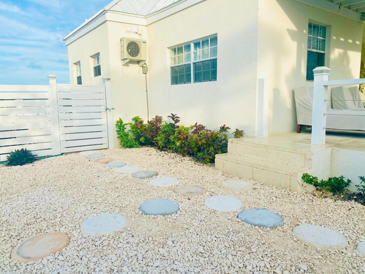 Modern Cottage With Chalk Sound Views Providenciales Esterno foto