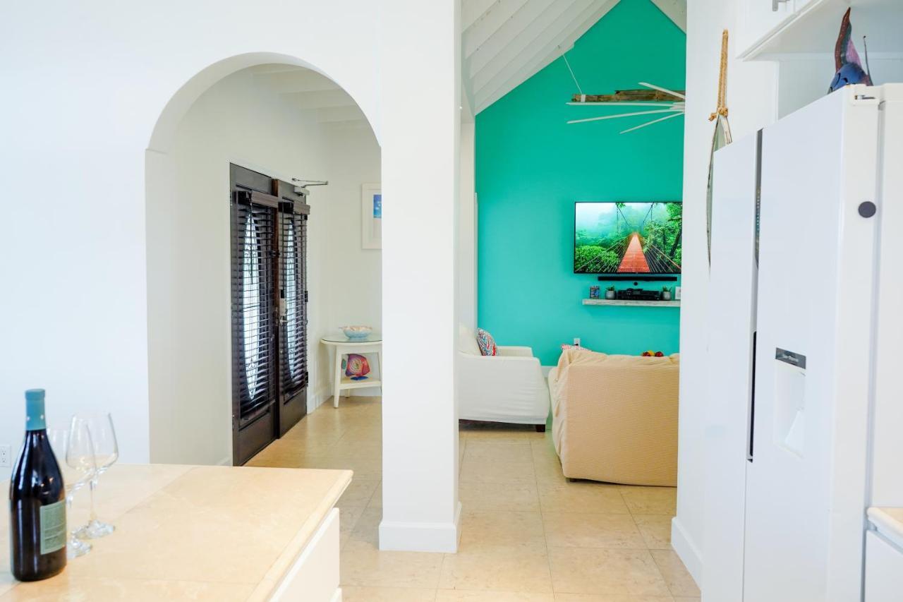 Modern Cottage With Chalk Sound Views Providenciales Esterno foto