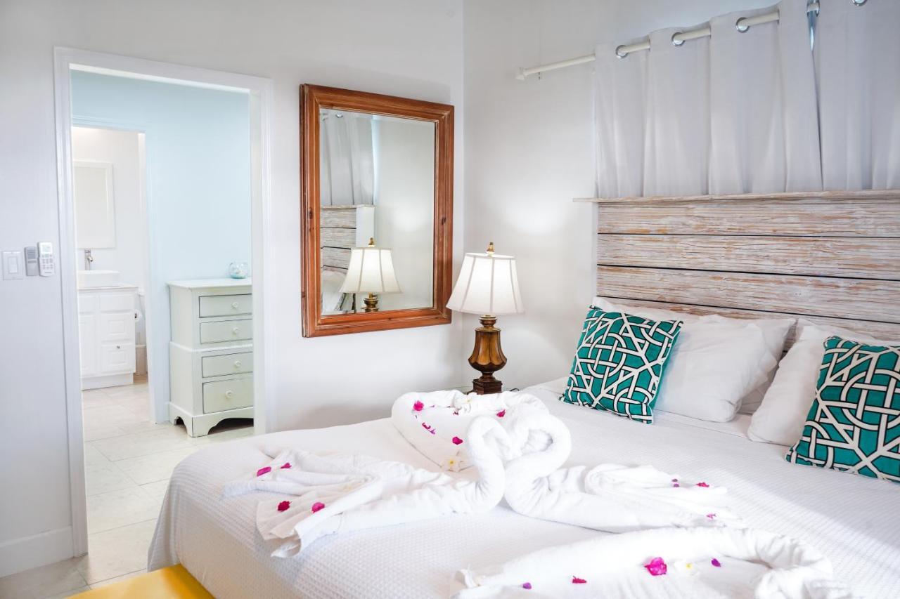 Modern Cottage With Chalk Sound Views Providenciales Esterno foto