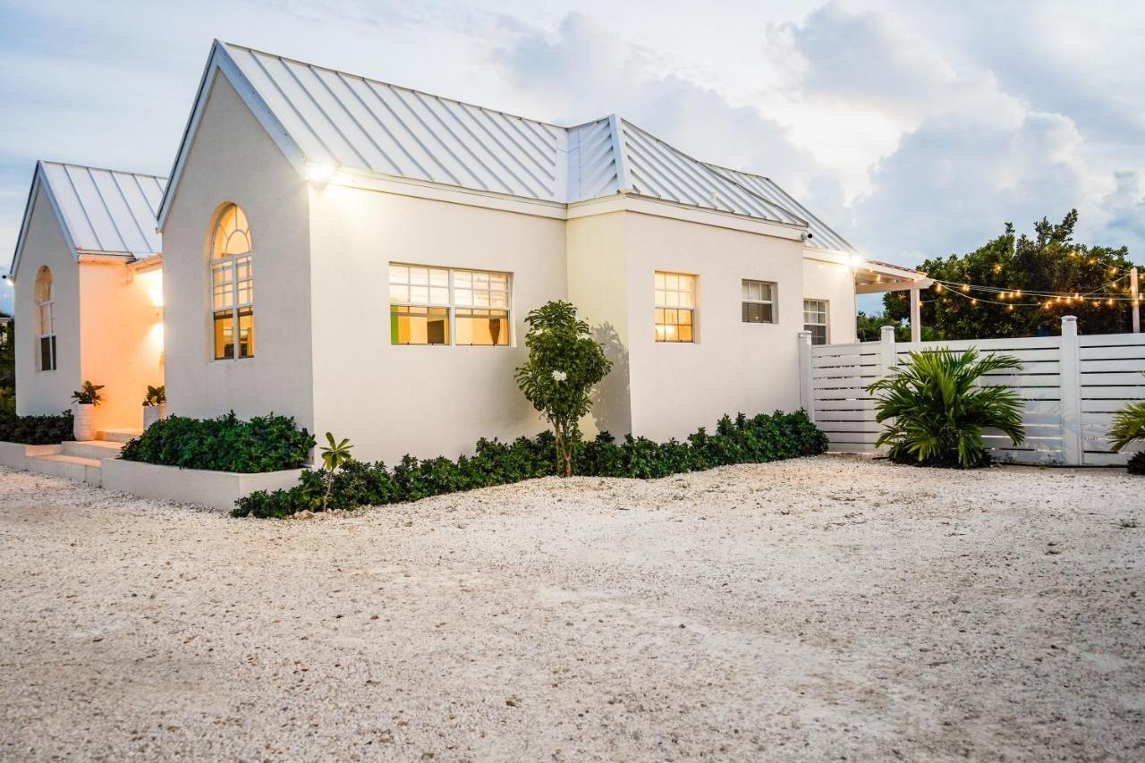 Modern Cottage With Chalk Sound Views Providenciales Esterno foto
